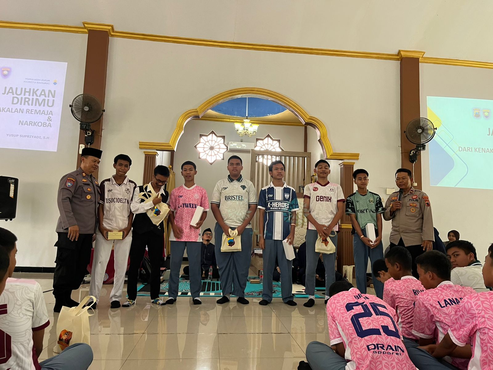 Polresta Banyumas Beri Pembinaan Akhlak dan Hukum kepada 758 Siswa SMA Ajibarang Lewat Program Goes To School